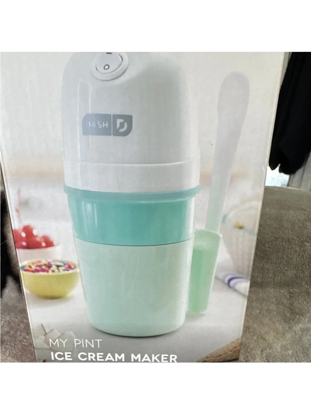DASH My Pint Ice Cream Maker 1 Pint Green/White Freezer Bowl 100W DPIC100GBAQ04